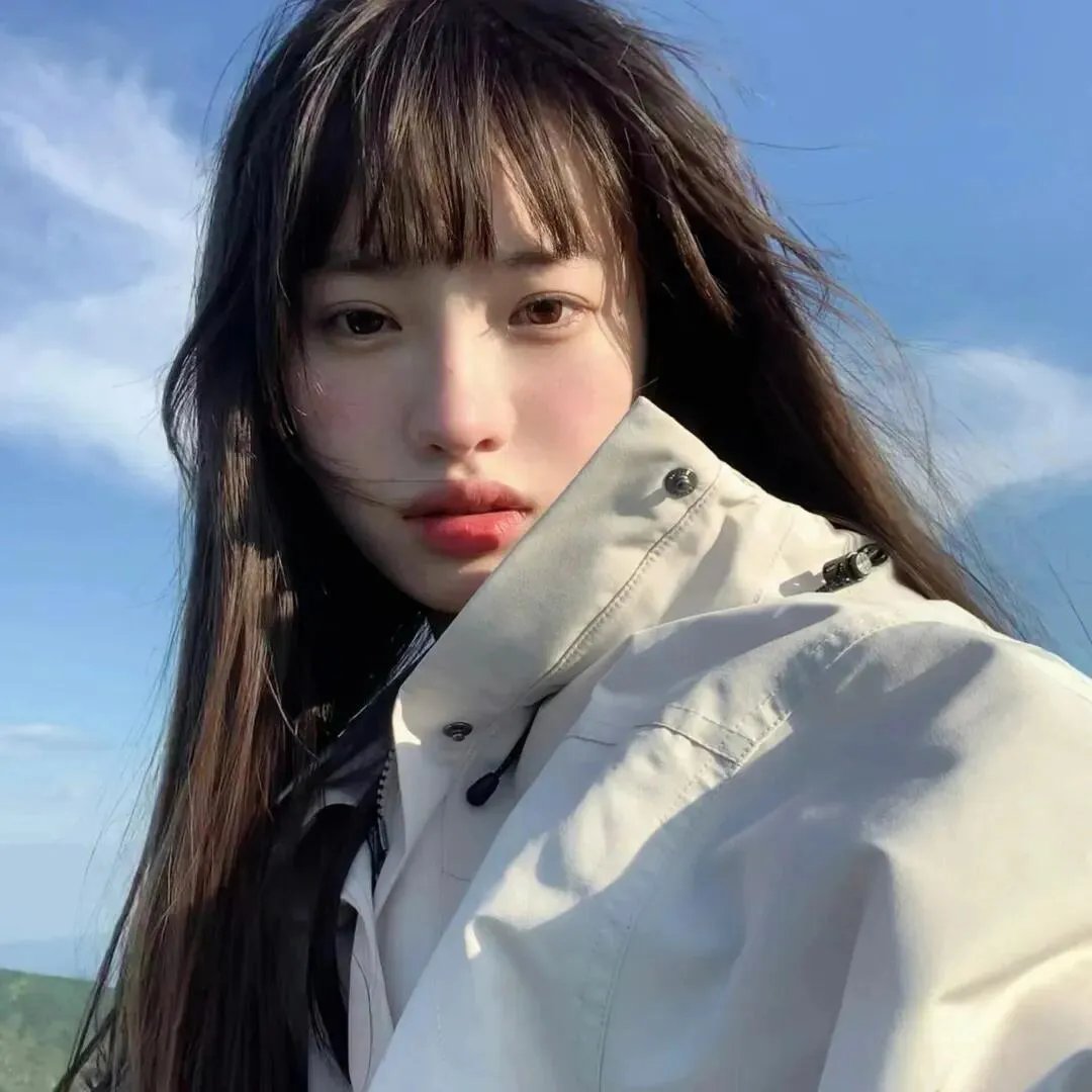 伴游女王